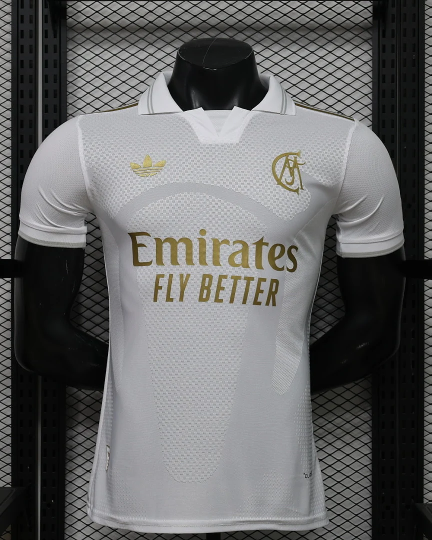 Camisola Real Madrid 26/27 Edição Especial Versão Jogador · Modelo 2