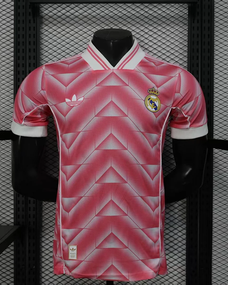 Camisola Real Madrid Edição Especial Rosa Versão Jogador · Modelo 2