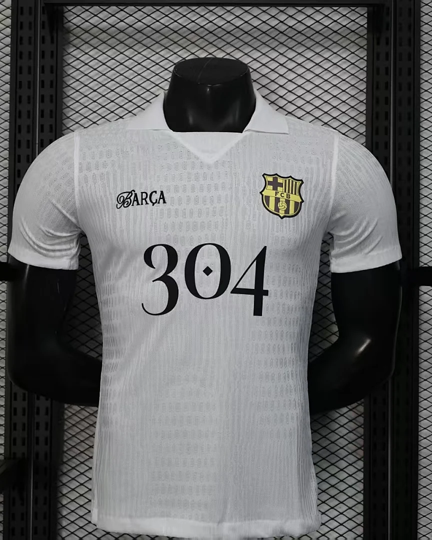 Camisola Barcelona Edição Especial Branca Versão Jogador · Modelo 2