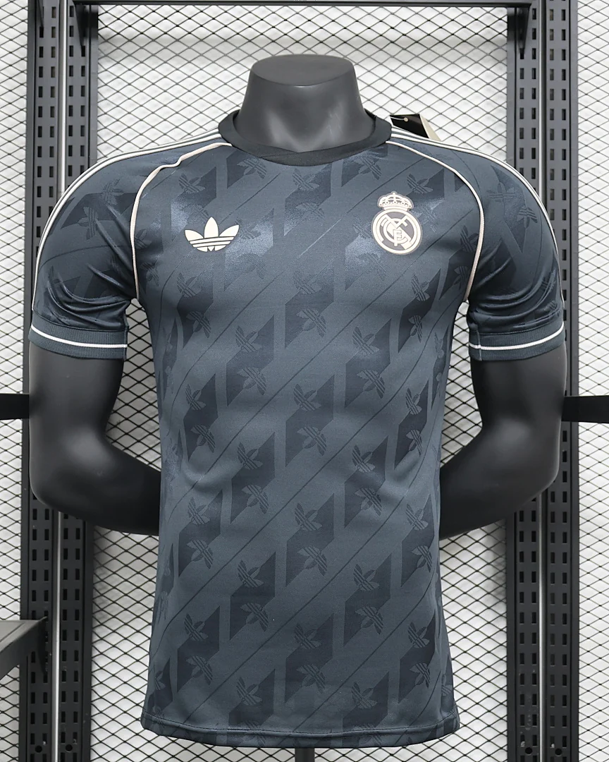 Camisola Retro Real Madrid Lifestyle
