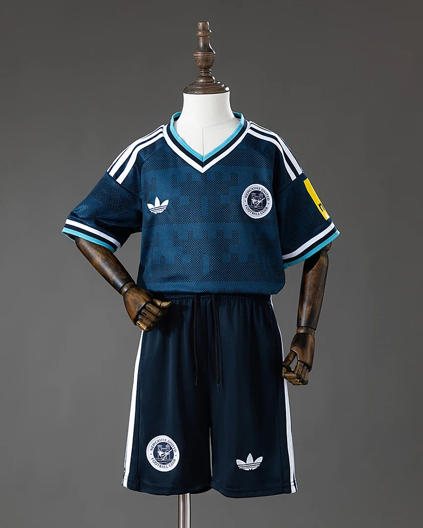 Kit Criança Newcastle United 26/27 Alternativa