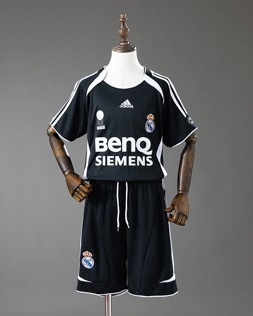 Kit Criança Real Madrid 06/07 Terceira