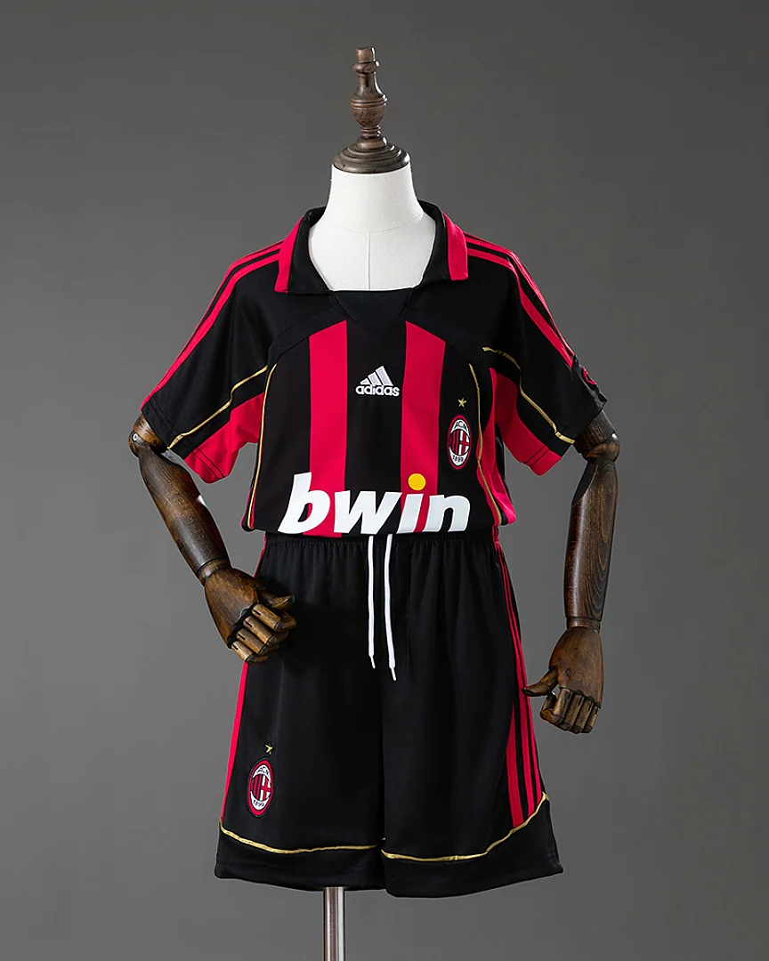 Kit Criança AC Milan 06/07 Principal · Modelo 2