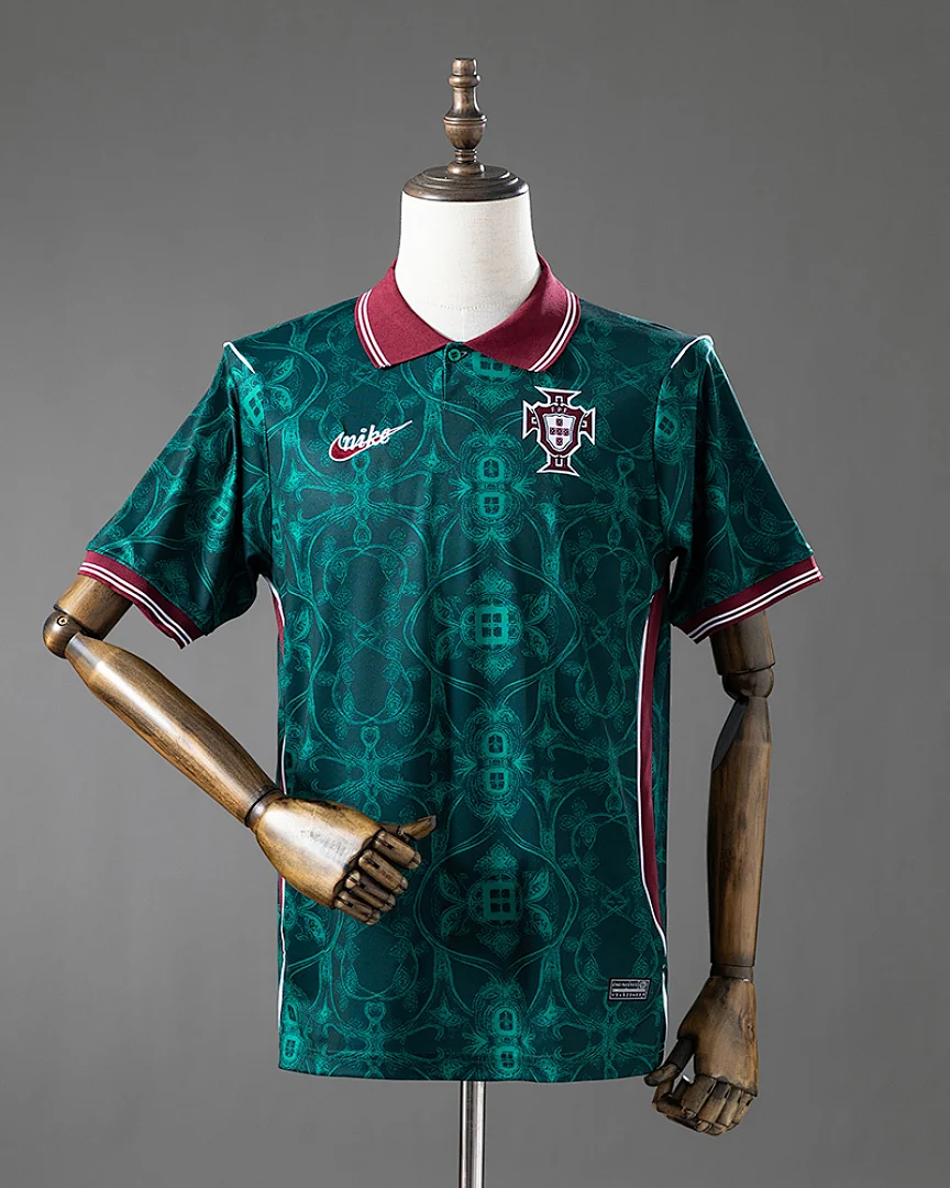 Camisola Portugal 2026 Edição Especial · Modelo 2