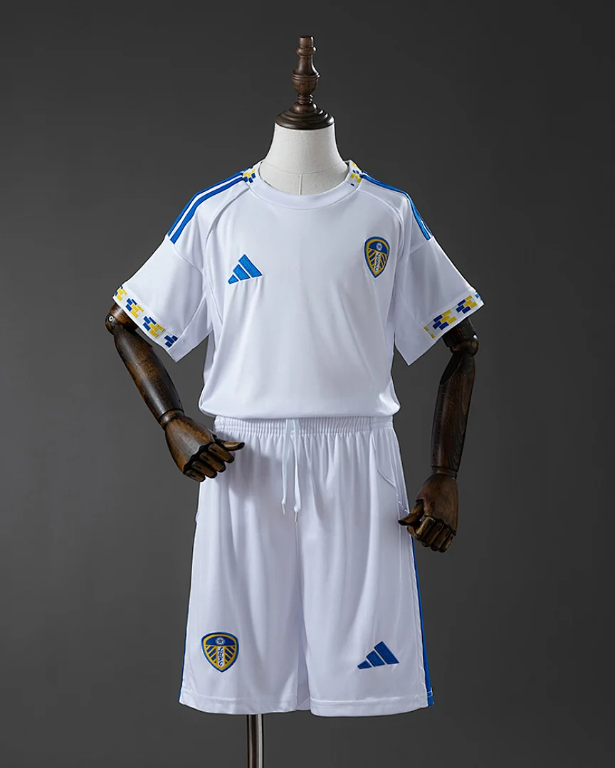 Kit Criança Leeds United 25/26 Principal