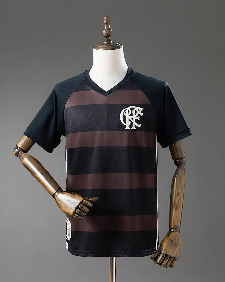 Camisola Flamengo 25/26 Edição Especial Preta · Modelo 2