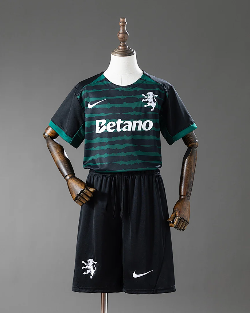 Kit Criança Sporting CP 25/26 Edição Especial