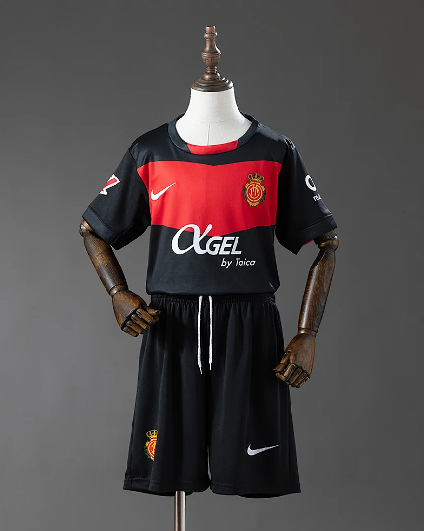Kit Criança Maiorca 25/26 Terceira