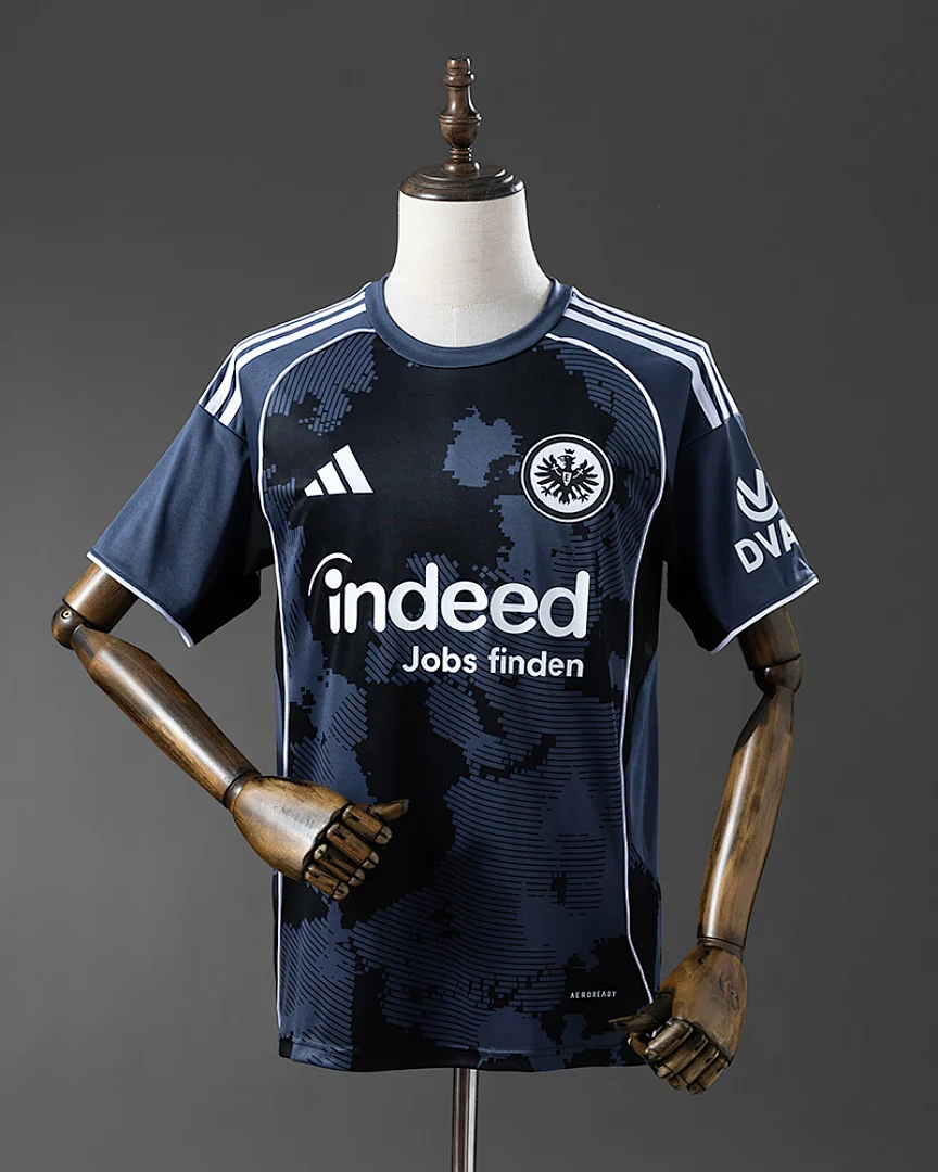 Camisola Eintracht Frankfurt 25/26 Terceira