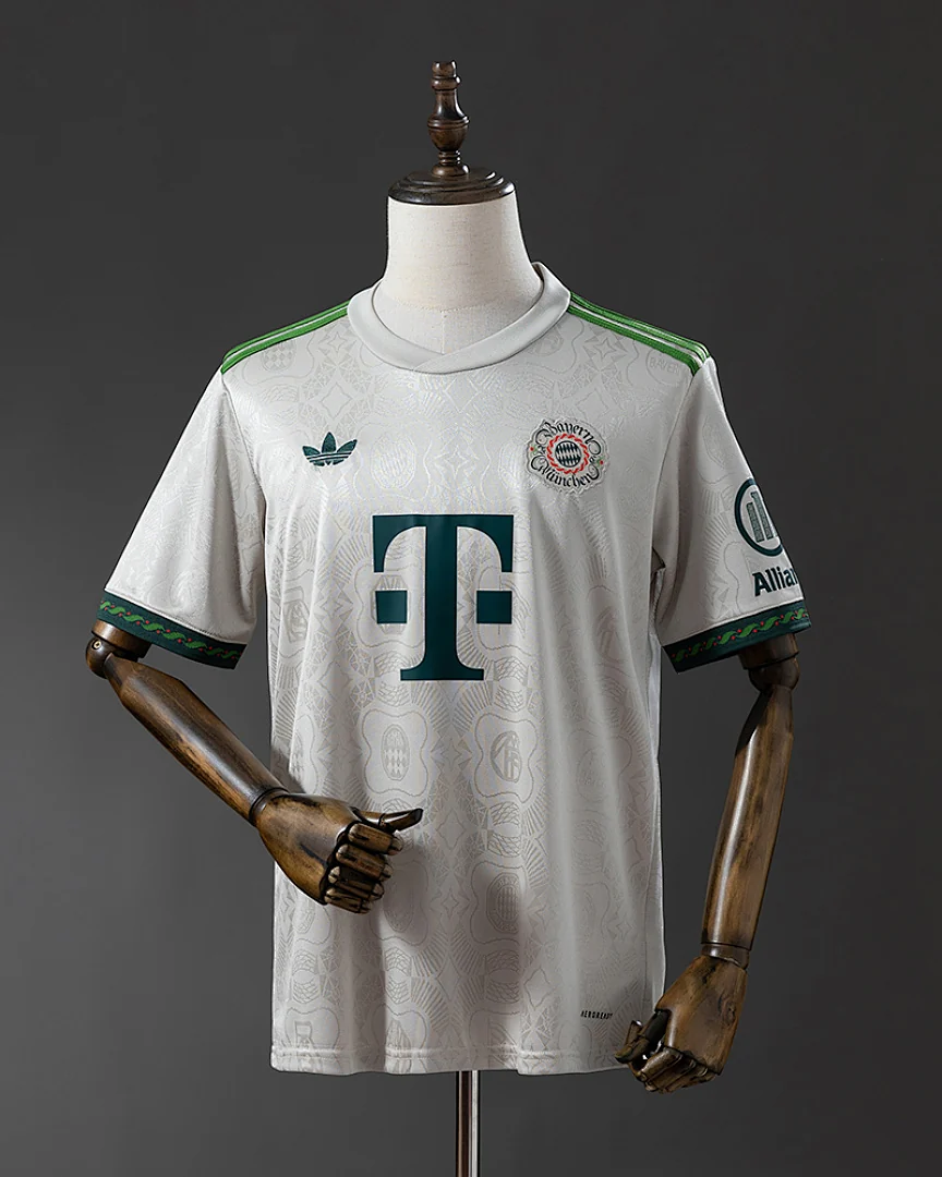 Camisola Bayern Munique 25/26 125 Anos · Modelo 2