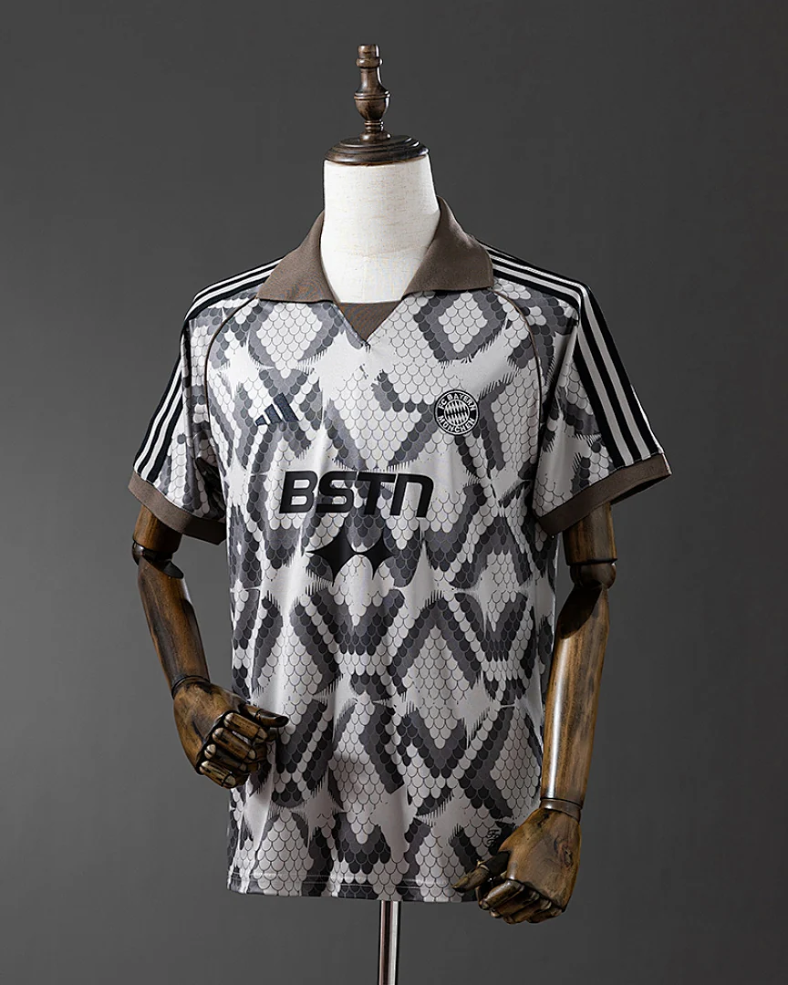 Camisola Bayern Munique 25/26 Edição Especial · Modelo 2