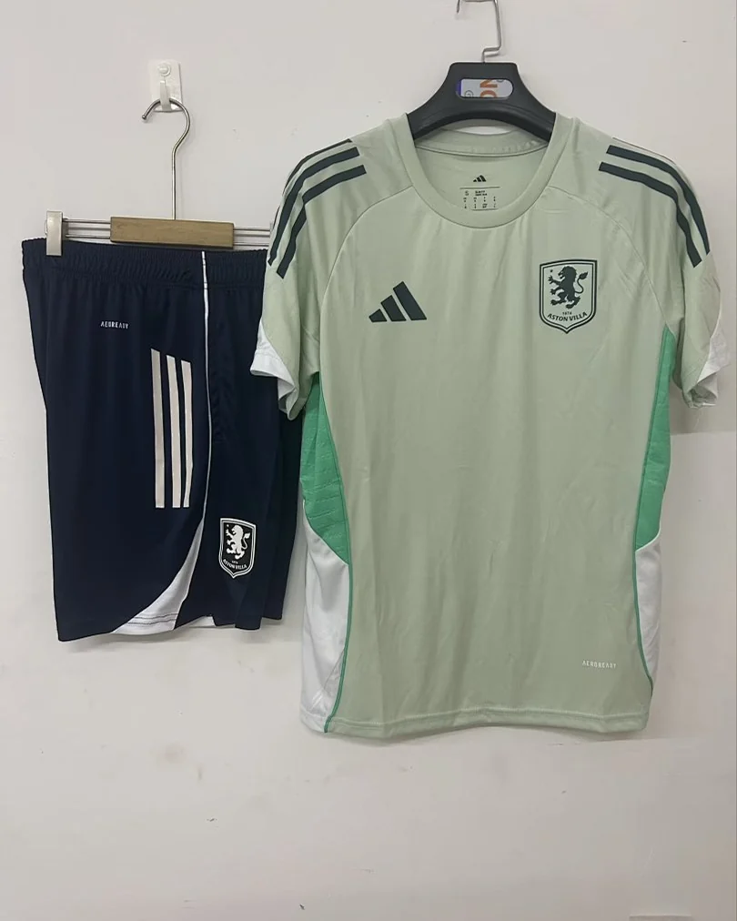 Conjunto Aston Villa 25/26