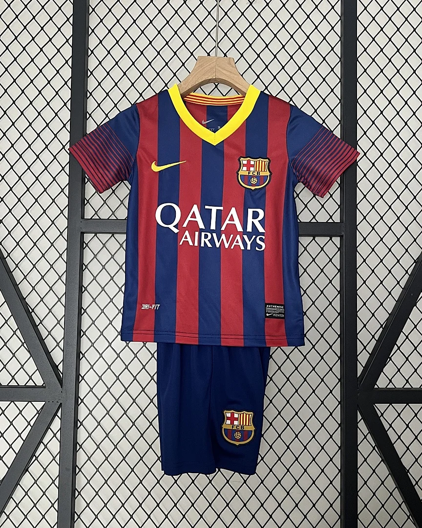 Kit Criança Barcelona 13/14 Principal · Modelo 2