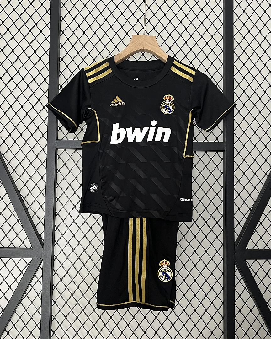 Kit Criança Real Madrid 11/12 Alternativa · Modelo 2