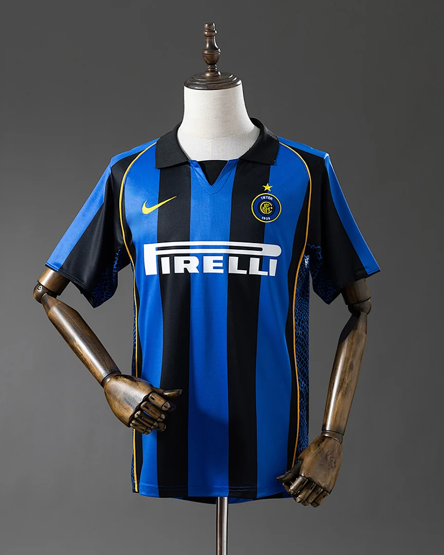 Camisola Retro Inter de Milão 2001/02 Principal