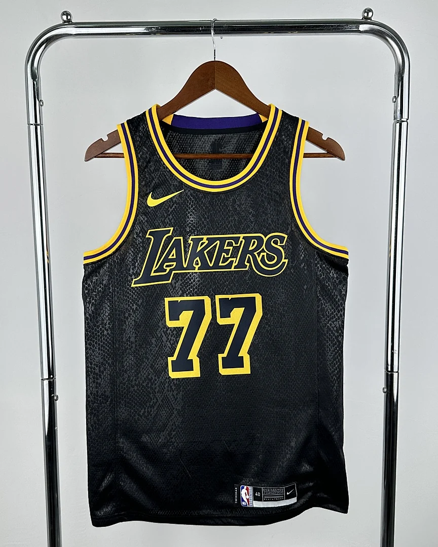 Camisola NBA Los Angeles Lakers Luka Doncic #77 Edição Especial · Modelo 2