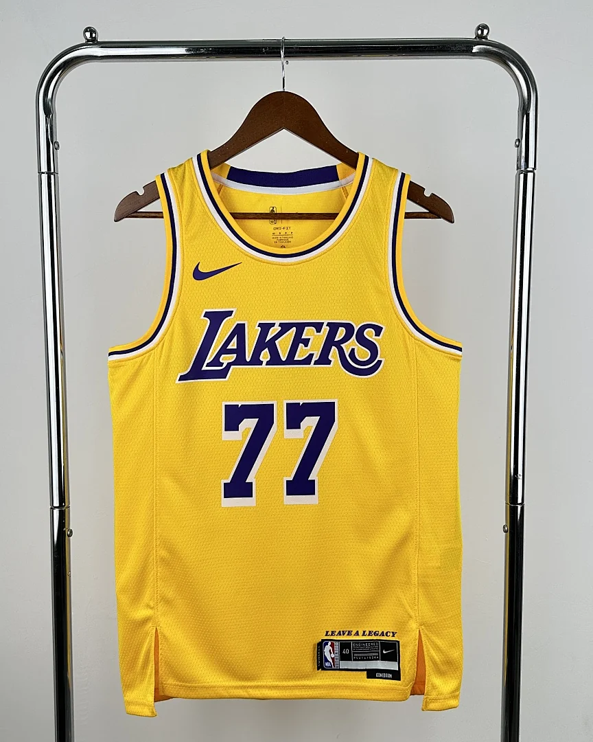 Camisola NBA Los Angeles Lakers Luka Doncic #77 Amarela 2023