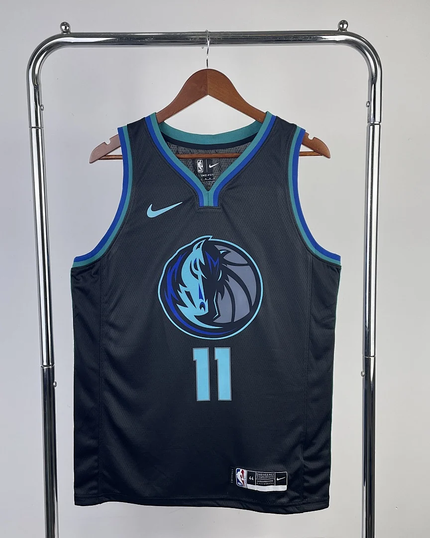 Camisola NBA Dallas Mavericks Kyrie Irving #11 Edição Especial · Modelo 3