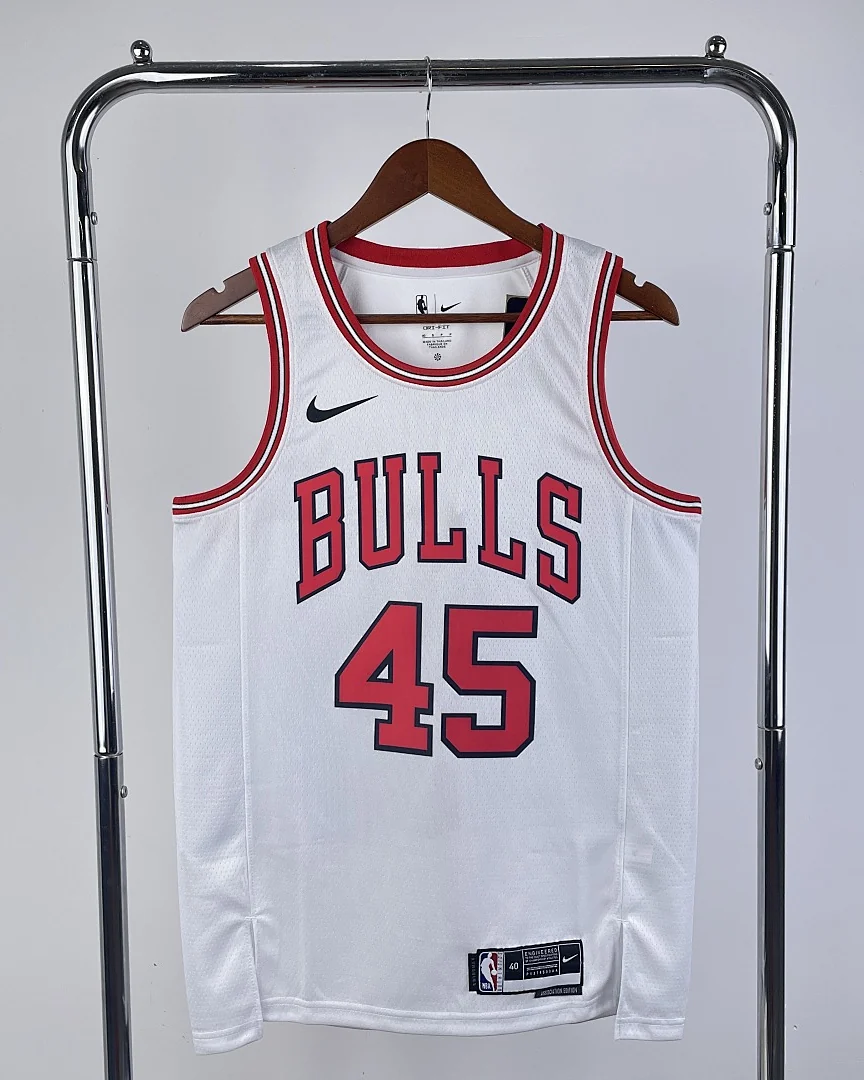 Camisola NBA Chicago Bulls Michael Jordan #45 Branca 2023