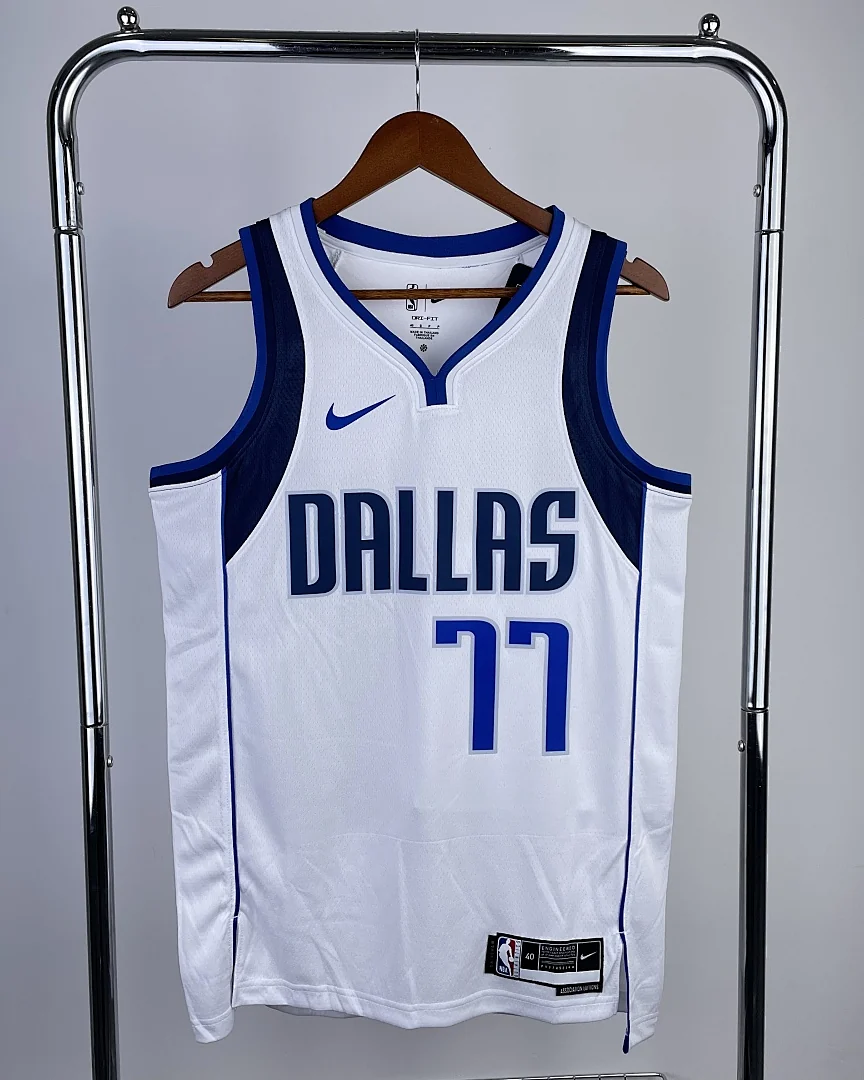 Camisola NBA Dallas Mavericks Luka Doncic #77 Branca 2023