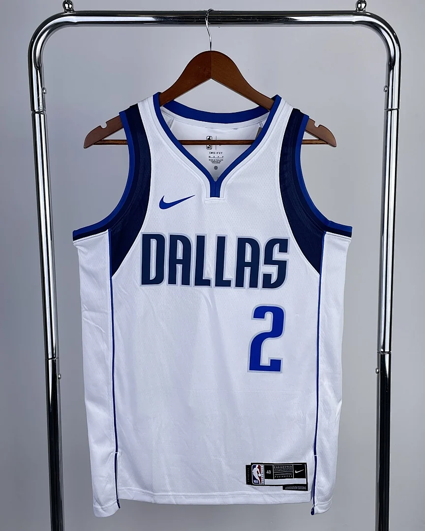 Camisola NBA Dallas Mavericks Kyrie Irving #2 Branca 2023