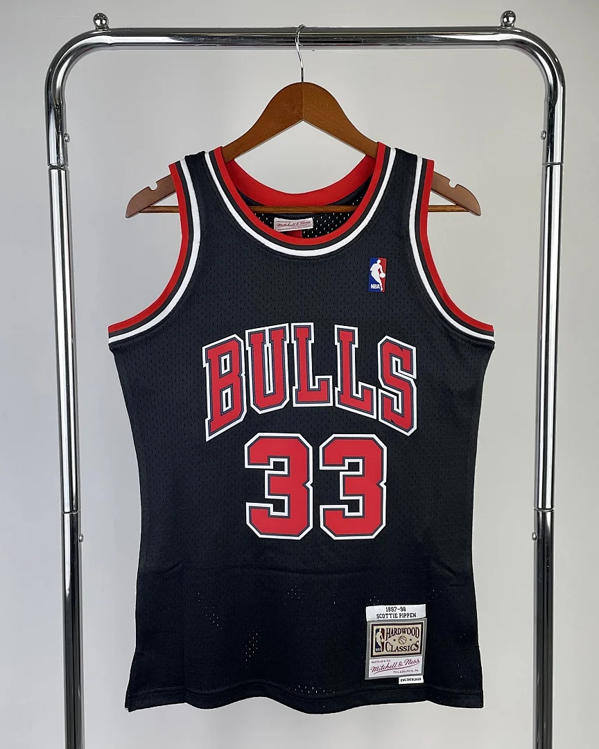 Camisola NBA Chicago Bulls Scottie Pippen #33 Retro Mitchell & Ness 1998 Preta