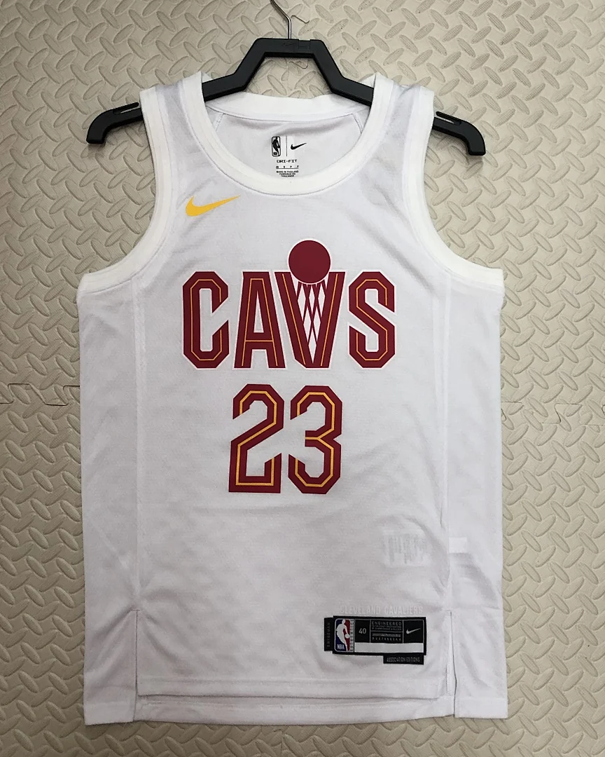 Camisola NBA Cleveland Cavaliers LeBron James #23 2023 · Modelo 2