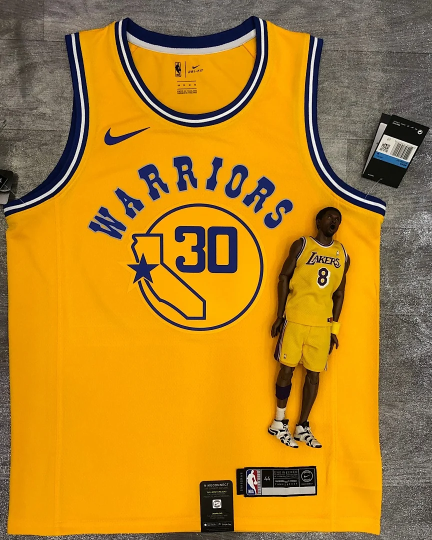 Camisola NBA Golden State Warriors Stephen Curry #30 Edição Especial Amarela · Modelo 2