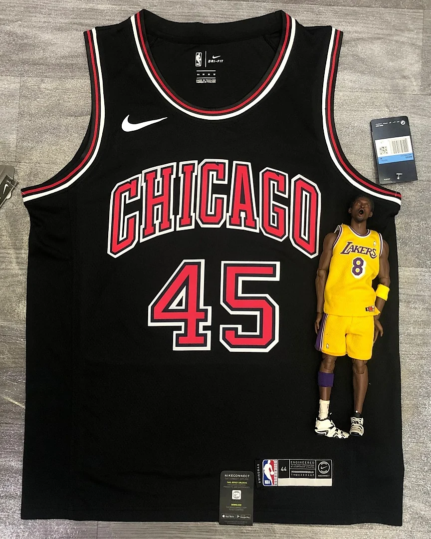 Camisola NBA Chicago Bulls Michael Jordan #45 Preta