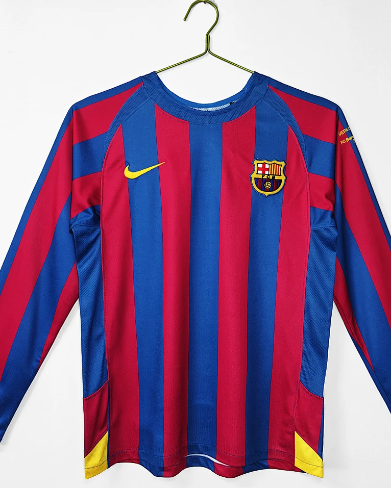 Camisola Retro Barcelona 05/06 Principal Manga Comprida