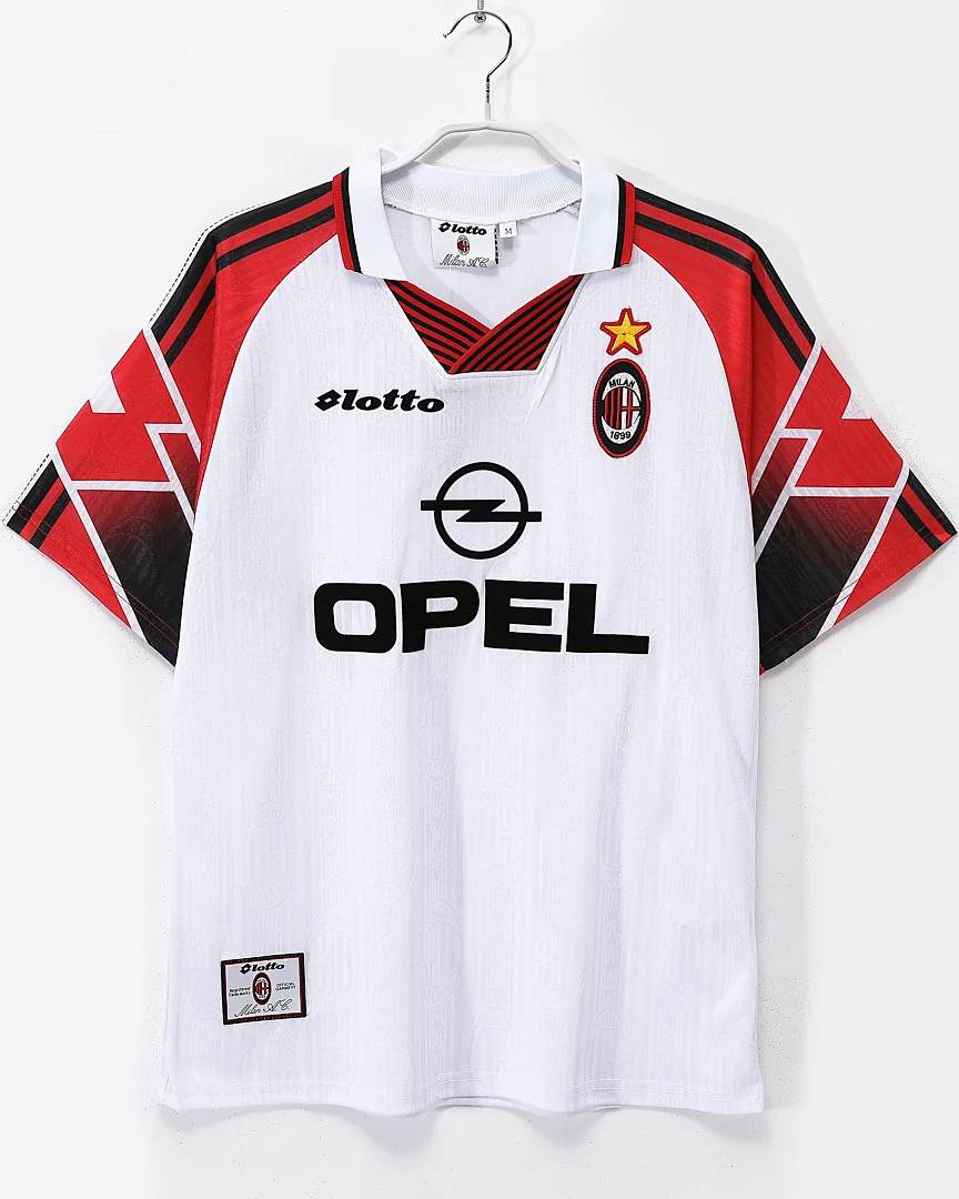 Camisola Retro AC Milan 1997/98 Edição Especial · Modelo 2