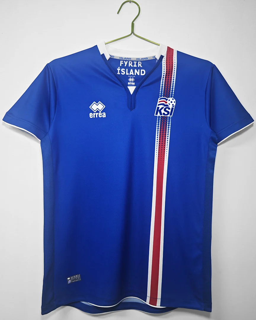 Camisola Retro Islândia 16/17 Principal