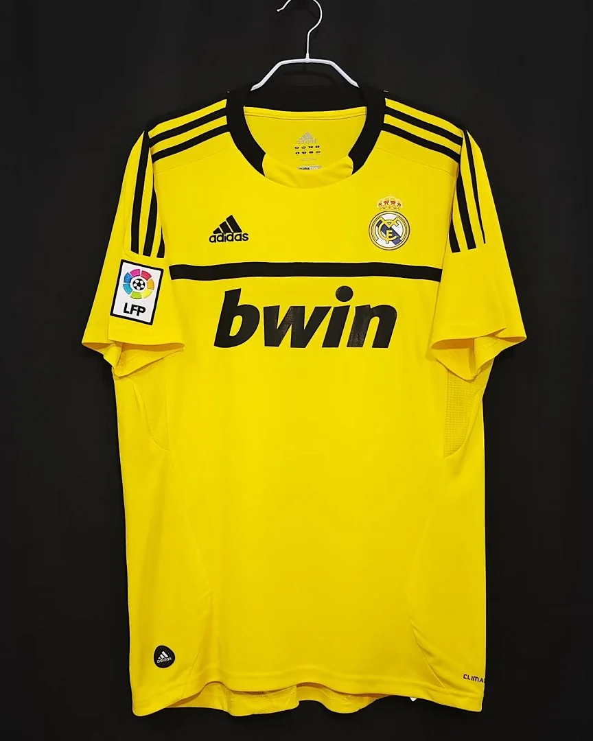 Camisola Retro Real Madrid 11/12 Guarda-Redes Amarela