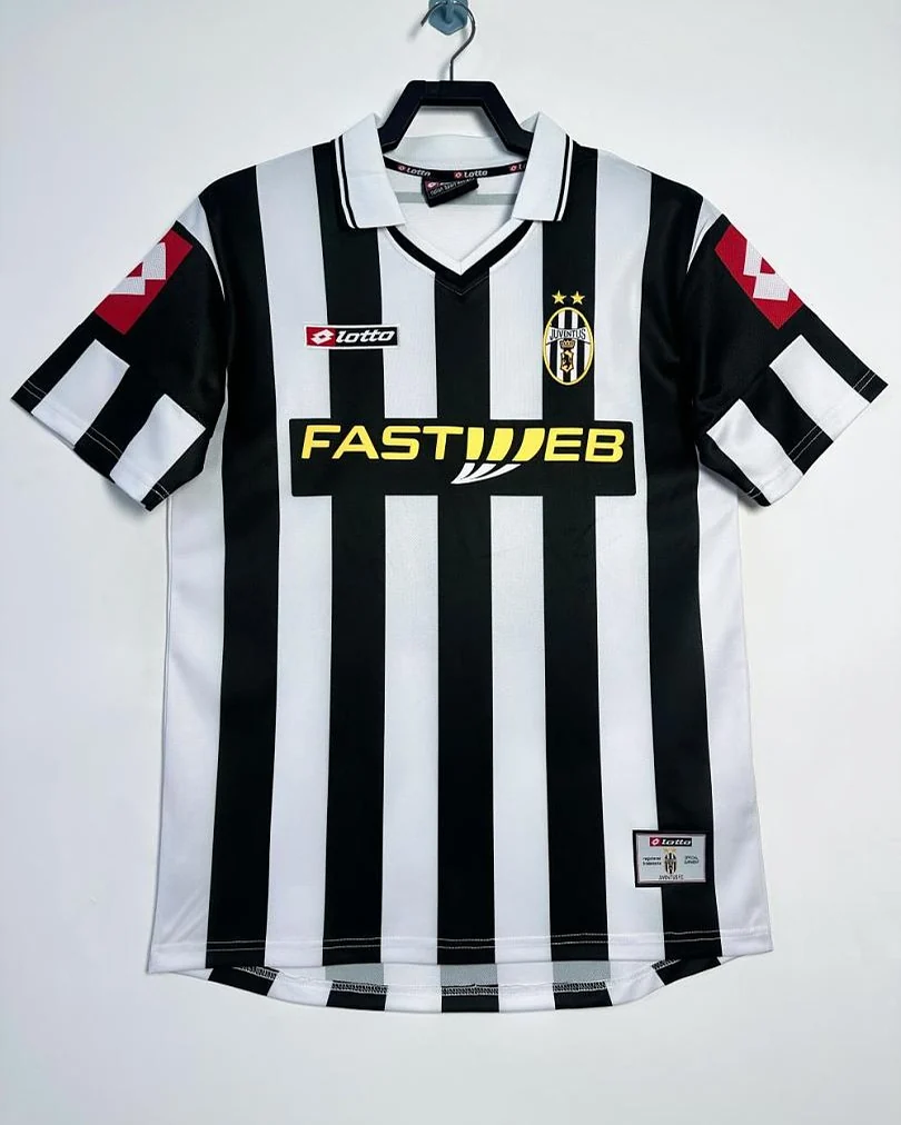 Camisola Retro Juventus 2001/02 Principal