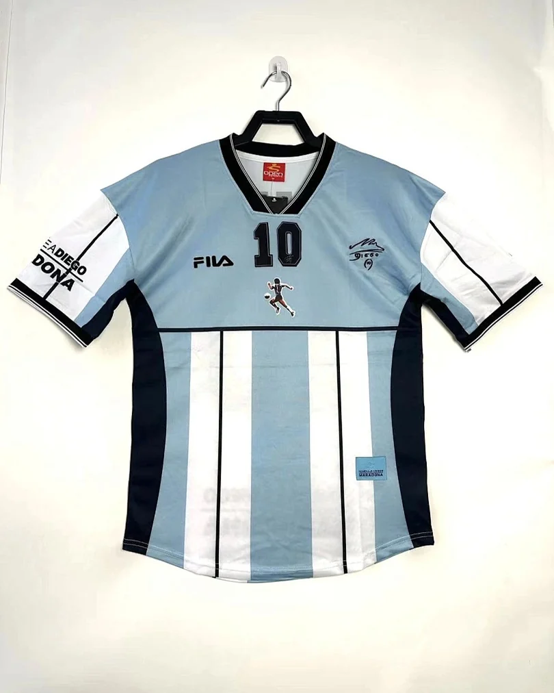 Camisola Retro Argentina 2001 Edição Especial Maradona #10