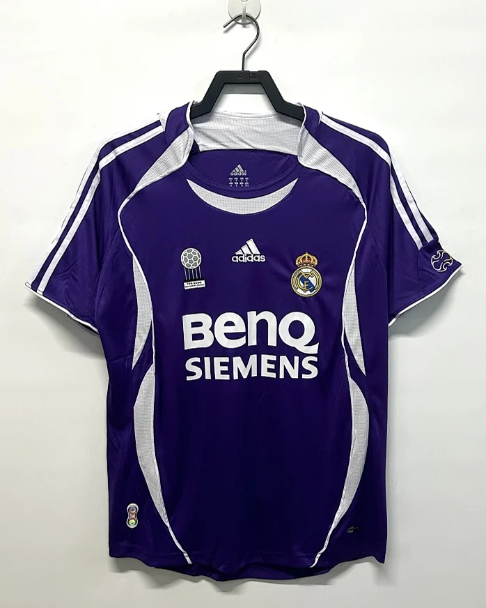 Camisola Retro Real Madrid 06/07 Alternativa