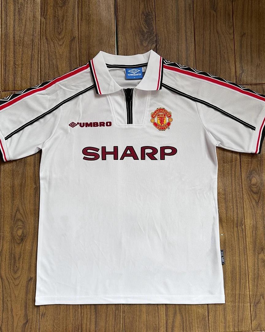 Camisola Retro Manchester United 1998/99 Comemorativa Branca