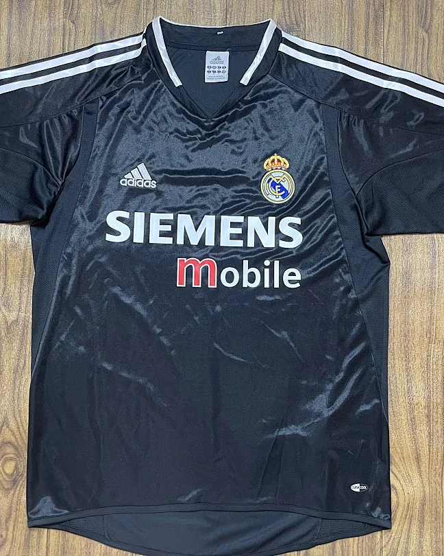 Camisola Retro Real Madrid 2004/05 Alternativa