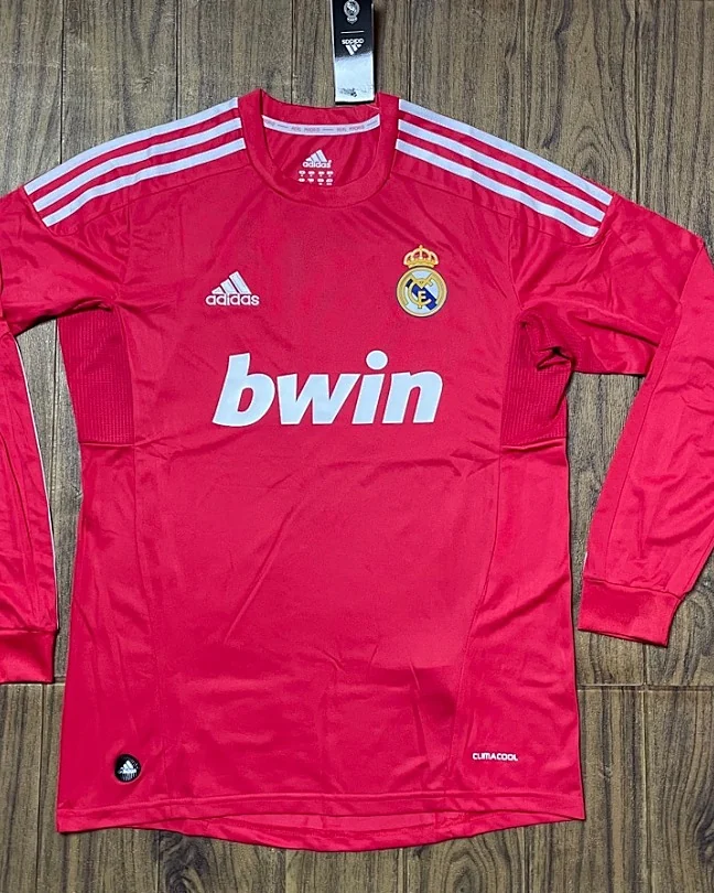 Camisola Retro Real Madrid 11/12 Vermelha Manga Comprida