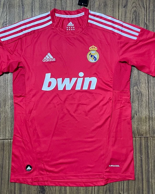 Camisola Retro Real Madrid 11/12 Vermelha