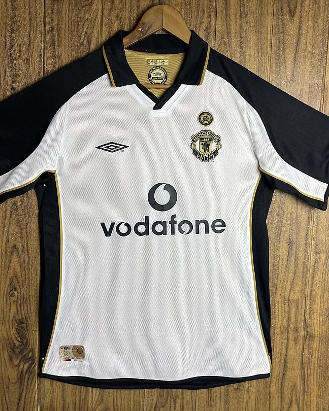 Camisola Retro Manchester United 2001/02 Edição Especial