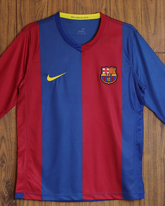 Camisola Retro Barcelona 06/07 Manga Comprida