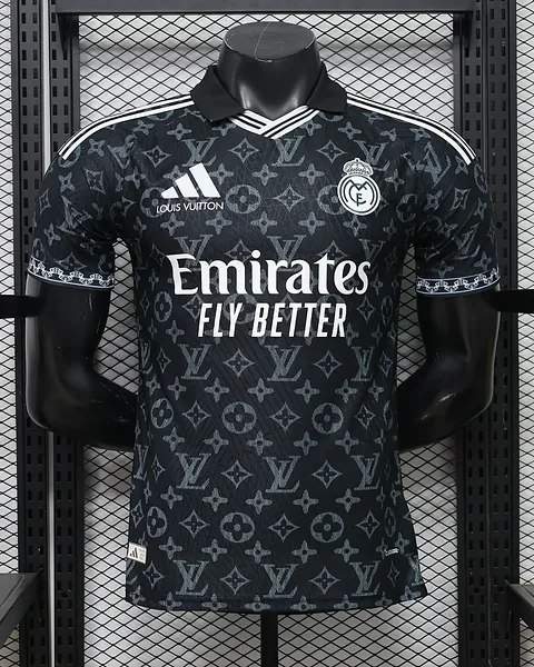Camisola Real Madrid 26/27 Edição Especial · Modelo 2