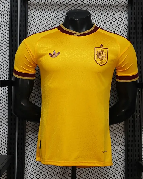 Camisola Espanha 26/27 Edição Especial Amarela · Modelo 2