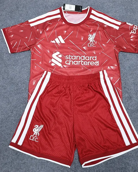Conjunto Liverpool 26/27 Principal