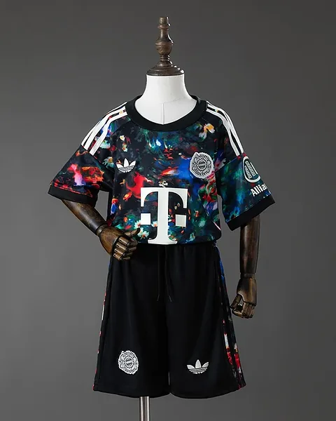 Kit Criança Bayern Munique 26/27 Edição Especial