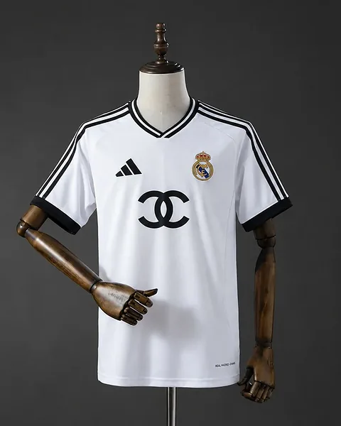 Camisola Real Madrid 26/27 Edição Especial · Modelo 3