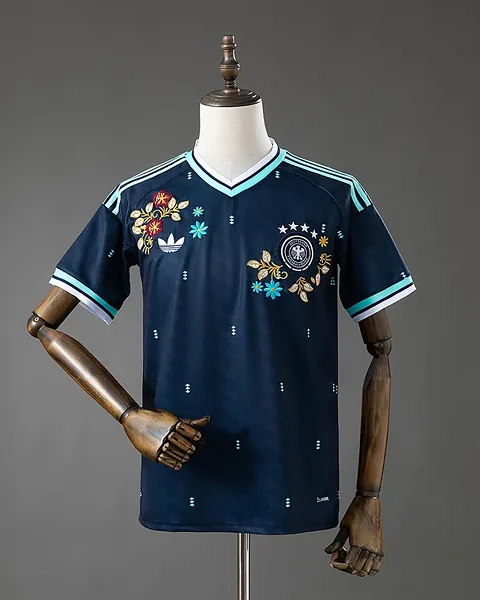 Camisola Alemanha 2026 Edição Especial · Modelo 2