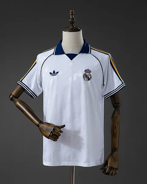 Camisola Real Madrid 26/27 Edição Especial Branca · Modelo 2