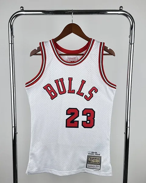 Camisola NBA Chicago Bulls Michael Jordan #23 Retro Mitchell & Ness 1984/85 Branca